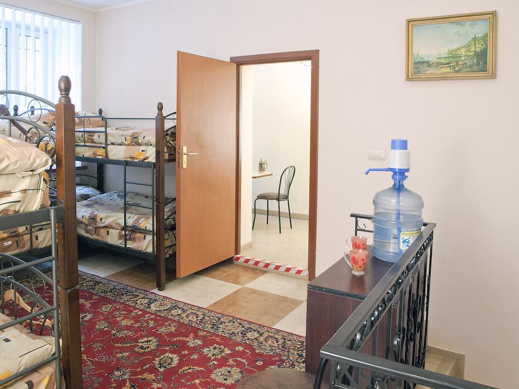 Niko Hostel Lviv Szoba fotó